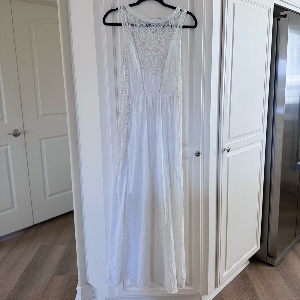 SISLEY Elegant White Lace Maxi Dress - Picture 2 of 10